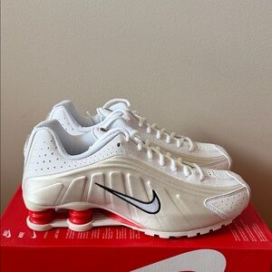 Nike Shox R4 GS White Phantom Red CW2626-102 Size 5Y